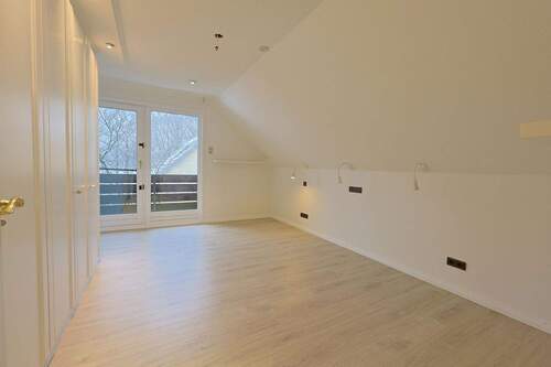 Schlafzimmer 5 mit Ankleide - 