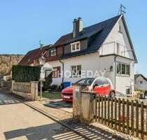 Ankommen und wohlfühlen: Solide Doppelhaushälfte mit Süd-Terrasse, Gartenidylle und Stellplatz - Meßstetten Tieringen