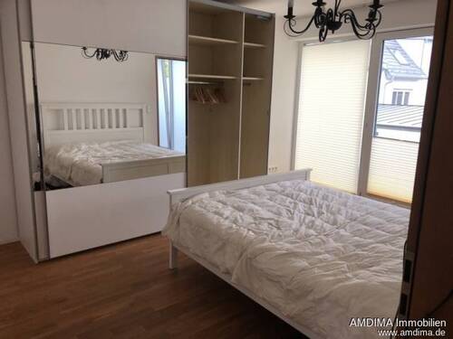 Schlafzimmer-mit-Schrank - 