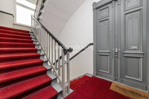 Treppenhaus - Einfamilienhaus zum Kaufen in Berlin