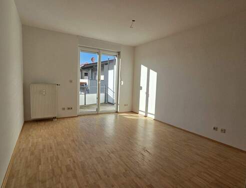 Wohnzimmer - 2 Zimmer Etagenwohnung zur Miete in Bad Abbach