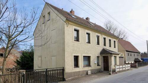Außenansicht seitlich - 5 Zimmer Einfamilienhaus in Dresden