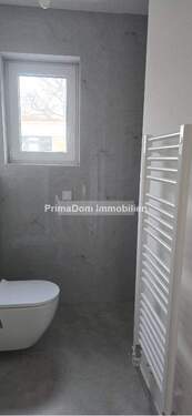 Gäste-WC mit Dusche - 4 Zimmer Etagenwohnung in Nürnberg