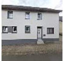 Gemütliches Einfamilienhaus freistehend mit Hof und Garage - Barweiler