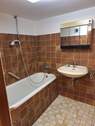 Bad mit Wanne u. Dusche im Keller - 