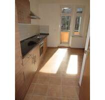 Frei ab 1.8.26 - im 3. OG zzgl. EBK - Süd-Balkon + Schlafzimmer zum Innenhof - Chemnitz Kaßberg