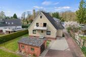 Außenansicht - 7 Zimmer Mehrfamilienhaus, Wohnhaus zum Kaufen in Kellinghusen