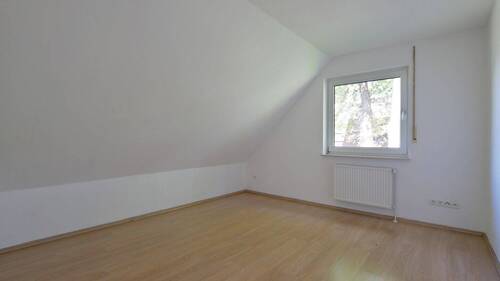 V1674 Schlafzimmer 2 DG - 