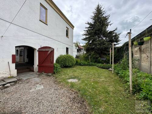 Kleiner Garten hinter Nebengelass - 