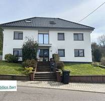 GRENZE L-WORMELDANGE: GROßES WOHNHAUS MIT 4 GARAGEN - Wincheringen