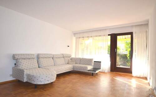 Wohnzimmer EG rechts - 