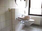 Bad WC Wanne u Dusche.JPG - 3 Zimmer Etagenwohnung zur Miete in Northeim