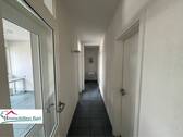 Flur - 9 Zimmer Büro in Wadern