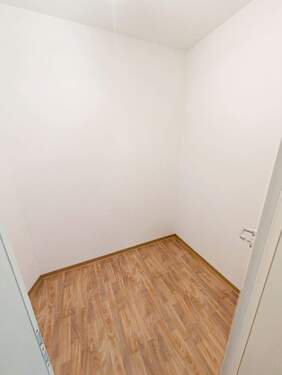 Abstellkammer - 
