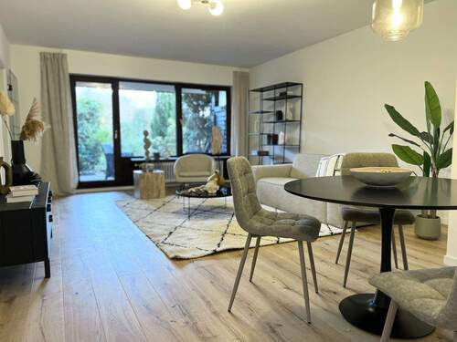 Bild 1 - Provisionsfrei, bezugsfrei: Modern, hell & hochwertig saniert - 3 Zimmer mit Garten