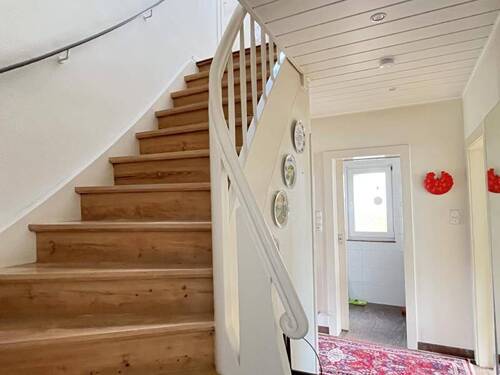 Treppe ins Obergeschoss - 