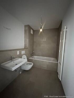 e2ec52ba-027f-4857-ae3c-b7df0058b263 - 