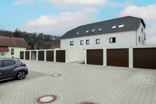 Garagen und Parkplätze - 