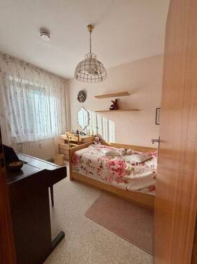 Kind, Arbeiszimmer - 2 Zimmer Etagenwohnung in Erlangen