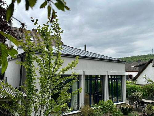 Neubau-Außenansicht - 9 Zimmer Mehrfamilienhaus, Wohnhaus in Neuenrade