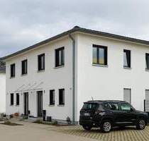 Beelitz Neubau - moderne Doppelhaushälfte mit Garten