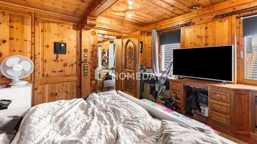 1. OG Schlafzimmer 2 - 