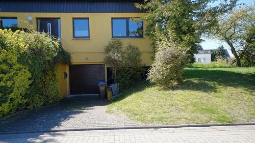 Einfahrt zur Garage - 