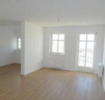 Ab August 2026: Hübsche 2-Zimmer-Dachwohnung mit halboffener Küche, Mini-Dachterrasse und Dusche - Leipzig Zentrum-Nord