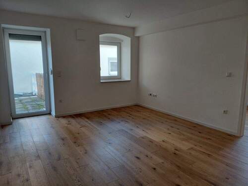 Wohnzimmer - 2 Zimmer Etagenwohnung in Regensburg