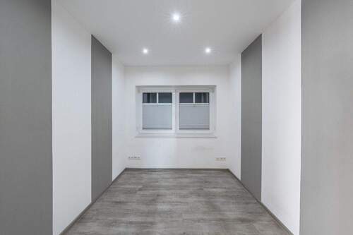 Das angrenzende Zimmer zur Garage - 