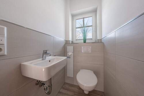 wie auch das zusätzliche Gäste-Wc - 