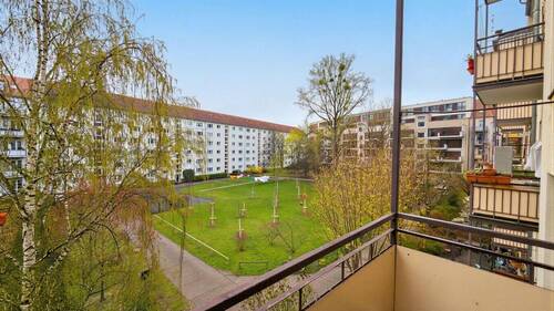 Balkonausblick - Bezugsfreie 3-Zi-ETW mit Elbblick und Balkon!