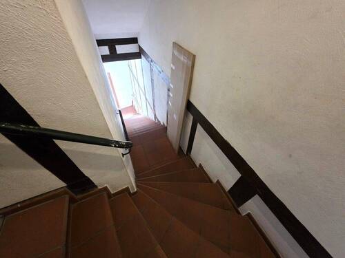 Treppenaufgang zur Mietwohnung - 
