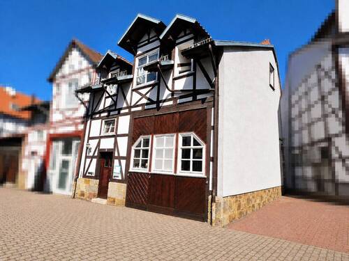 Seitenansicht - 3 Zimmer Mehrfamilienhaus, Wohnhaus zum Kaufen in Melsungen