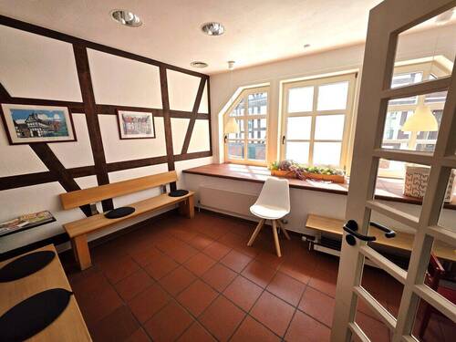 Wartezimmer Praxis - 3 Zimmer Mehrfamilienhaus, Wohnhaus in Melsungen