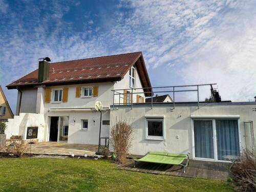 Rückansicht - 9 Zimmer Einfamilienhaus zum Kaufen in Donaueschingen