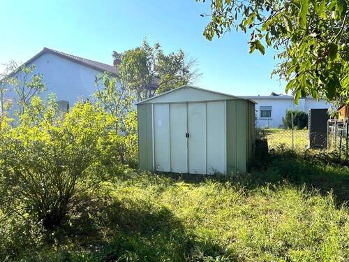 Kleine Gartenhütte inklusive - 