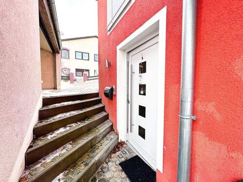 Ihr eigener Eingang - 3 Zimmer Etagenwohnung zur Miete in Bad Abbach