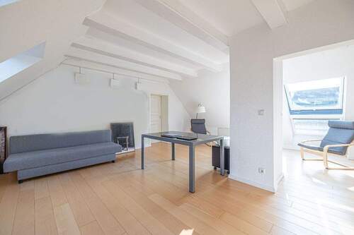 Dachgeschoss - Flur / Arbeitszimmer - 