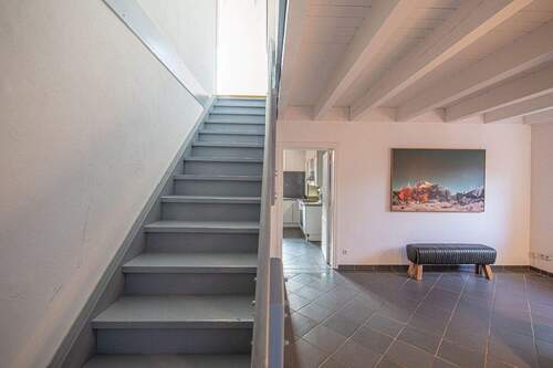 Erdgeschoss - Treppenaufgang ins Dachgeschoss - 