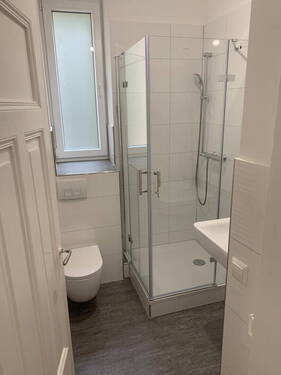 Badezimmer - 2 Zimmer Etagenwohnung zur Miete in Karlsruhe