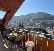 Exklusives Wohnerlebnis: Dachgeschosswohnung mit beeindruckendem Ausblick in Bad Wildbad