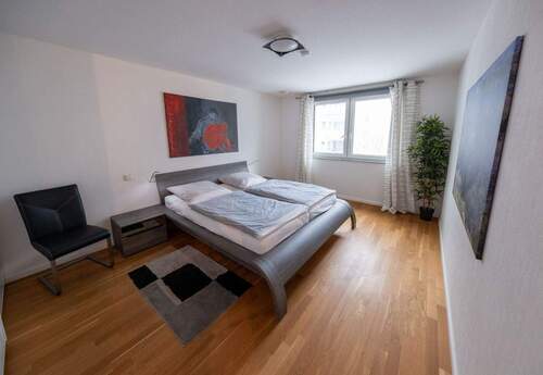 - - 3 Zimmer Etagenwohnung in Offenbach am Main