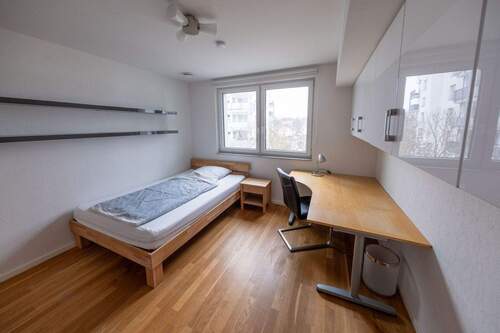 - - Etagenwohnung mit 112,00 m&sup2; in Offenbach am Main zur Miete