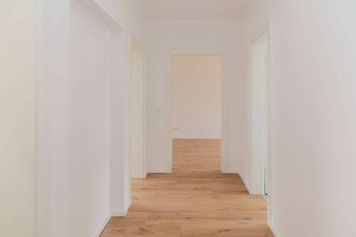 Flur - 3 Zimmer Etagenwohnung zum Kaufen in Wolfsburg