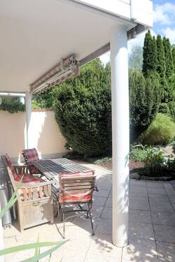 Terrasse Südseite - ++ DIE ARCHITEKTONISCH BESONDERE DHH ++ HOCHWERTIG ++ RUHIG ++ GROSSZÜGIG ++