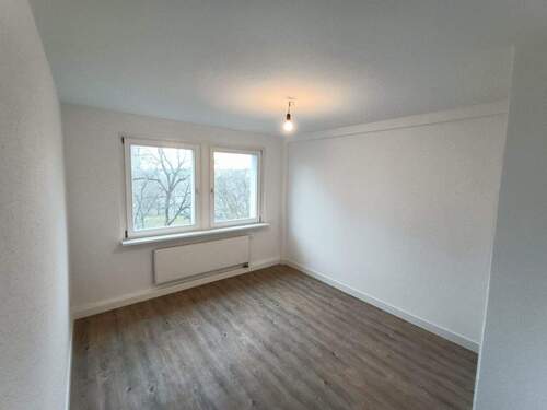 Wohnzimmer - 2 Zimmer Etagenwohnung zur Miete in Chemnitz