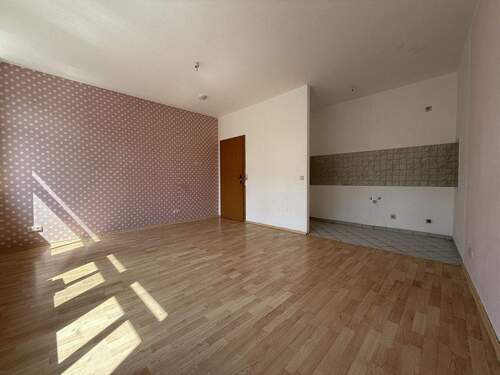 Wohnzimmer 1 - 4 Zimmer Etagenwohnung in Lichtenstein/Sachsen