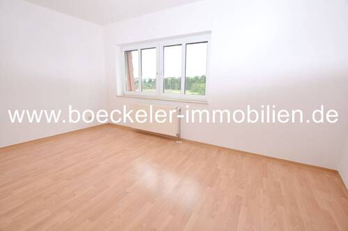 Bild 2 - 3 Zimmer Etagenwohnung zur Miete in Naumburg