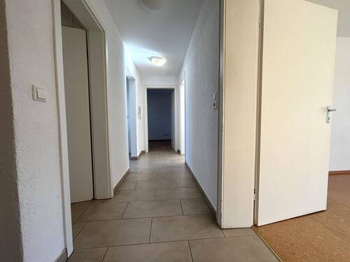 Flur - Etagenwohnung mit 69,00 m&sup2; in Kenzingen zum Kaufen